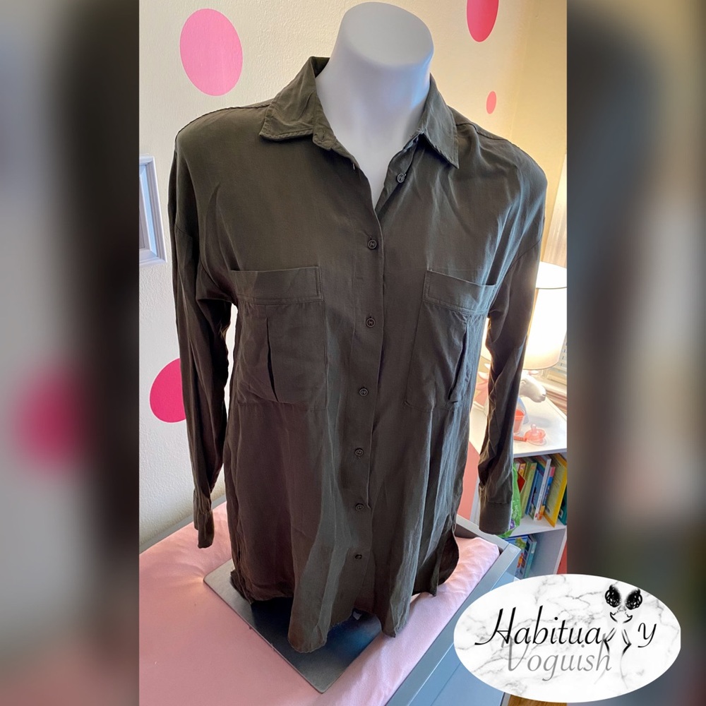 Zara Basic Long Sleeve Button up with open back xs